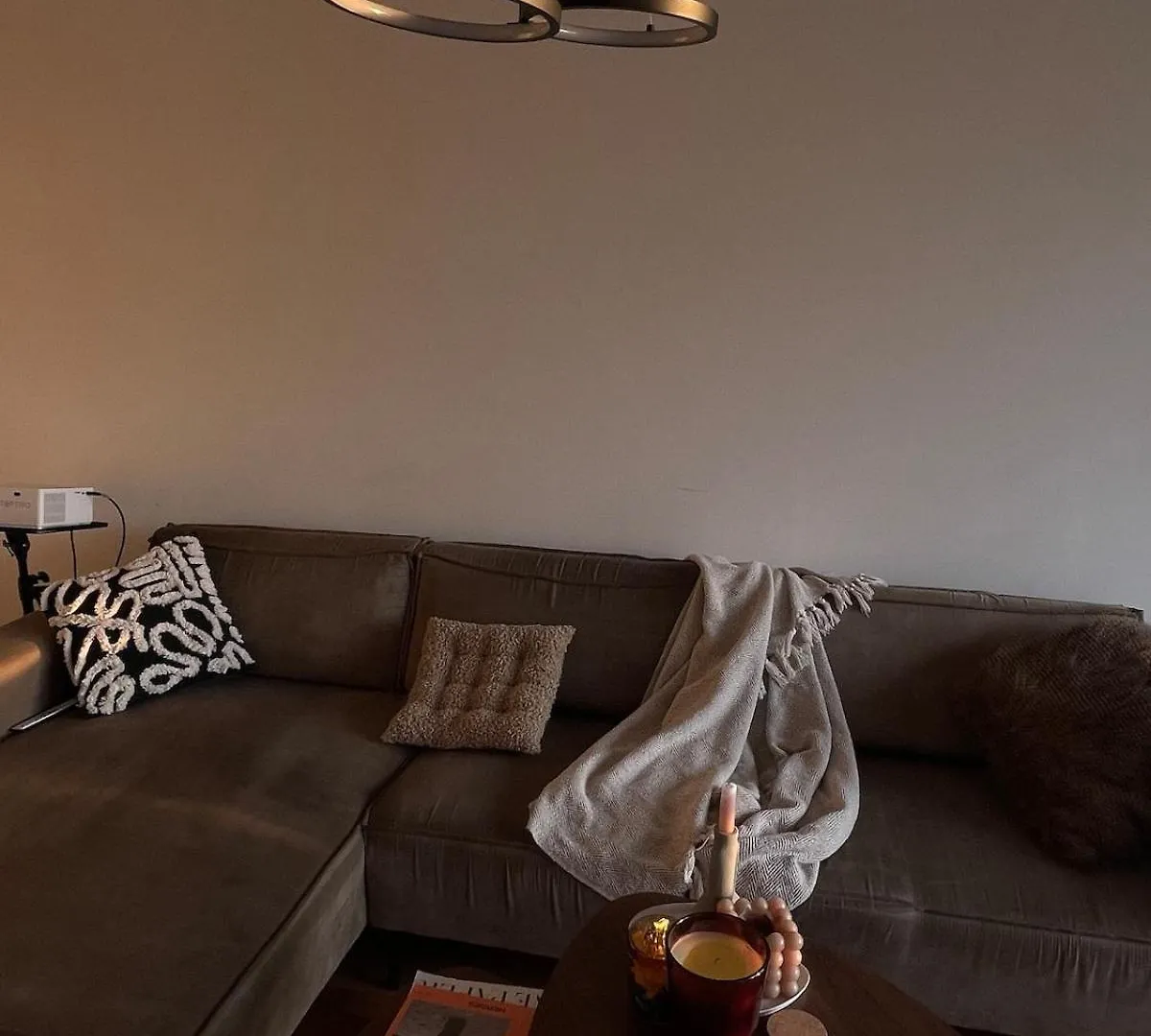 Large West Amsterdam Apartment With Balcony