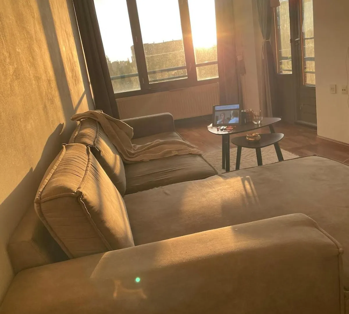 Large West Amsterdam Apartment With Balcony