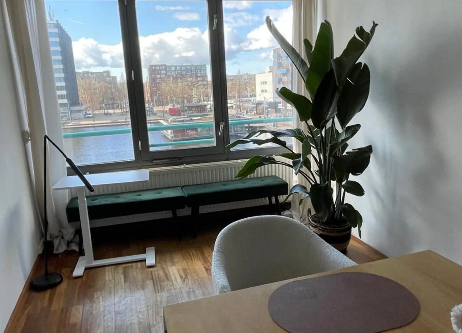 Large West Amsterdam Apartment With Balcony