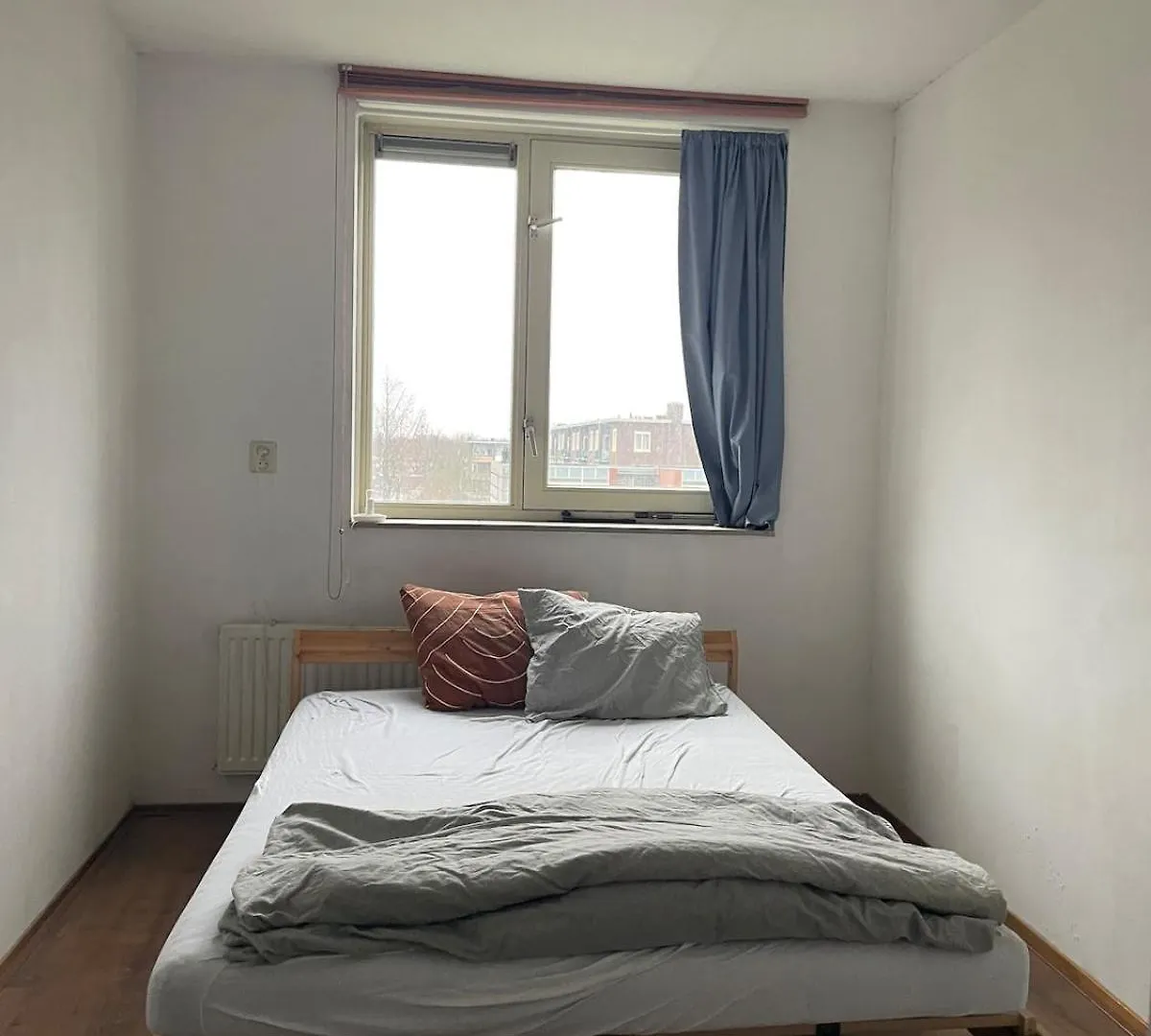 Large West Amsterdam Apartment With Balcony